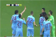 hy huu cau thu cuop the do duoi trong tai