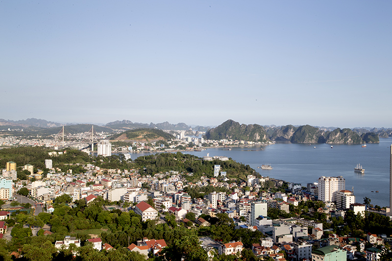 dai gia do bo bat dong san cao cap ha long sap day song