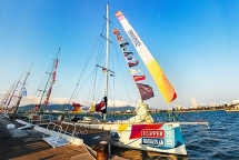 da nang dieu hanh thuyen buom clipper thu hut hang nghin du khach