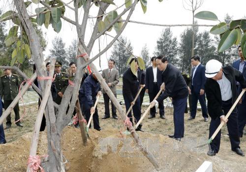 chu tich nuoc phat dong tet trong cay 2017