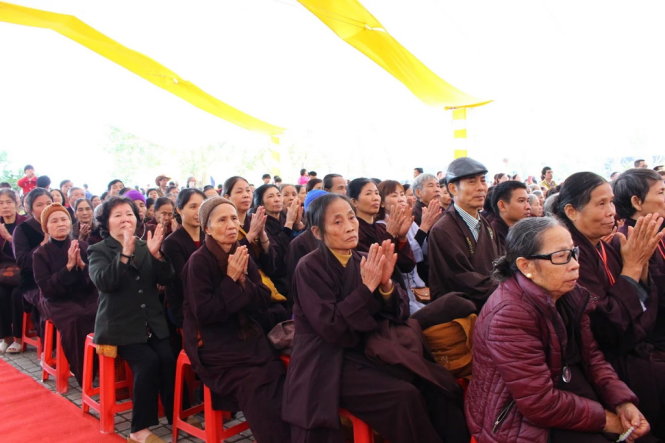 tung bung khai mac le hoi chua bai dinh nam 2017