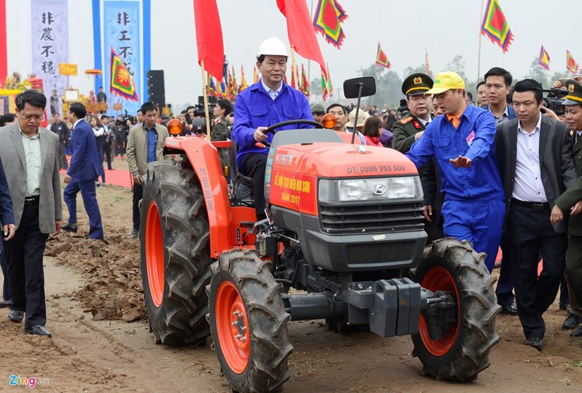 chu tich nuoc tran dai quang lai may cay o le hoi tich dien