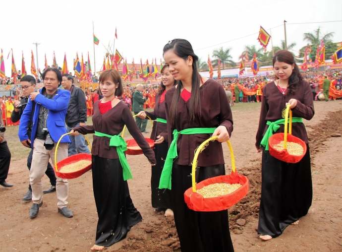 chu tich nuoc tran dai quang lai may cay o le hoi tich dien