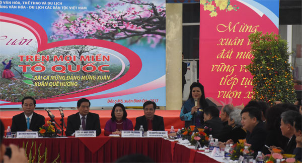 kieu bao vui mung tham du ngay hoi sac xuan tren moi mien to quoc