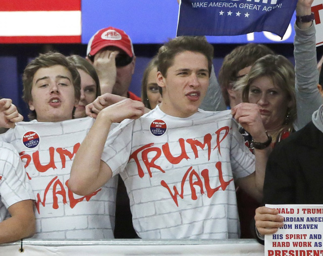 moi nham chuc duoc 2 tuan donald trump da cong bo toi 20 quy dinh moi lam rung chuyen nuoc my