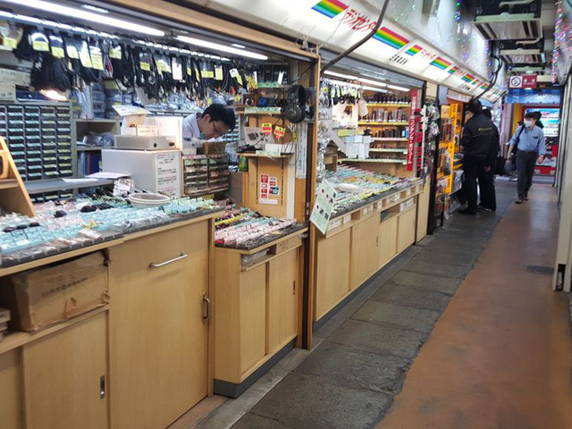 tham khu pho die n tu akihabara thien duo ng cu a otaku nha t ba n