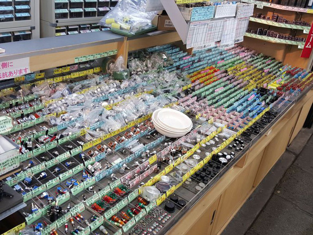 tham khu pho die n tu akihabara thien duo ng cu a otaku nha t ba n