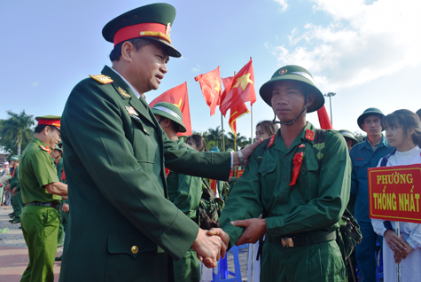 thanh nien ca nuoc san sang len duong nhap ngu