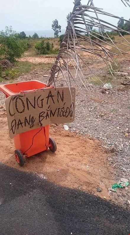 ve bien bao co csgt thanh nien khien dan mang buc xuc