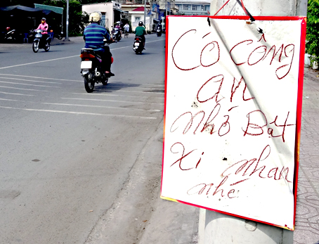 ve bien bao co csgt thanh nien khien dan mang buc xuc