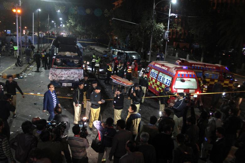 pakistan taliban danh bom doan bieu tinh gan 100 nguoi thuong vong