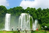 2 thang canh viet lot top ky quan thien nhien tuyet dep cua chau a