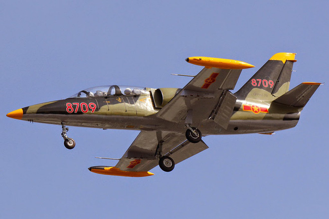 de xuat thanh lap trung tam dao tao phi cong quan su tren may bay phan luc chien dau sieu am