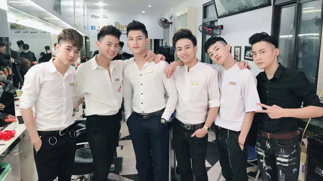 su that ve dan trai dep xuat hien tren xe bus khien dan mang nhon nhao