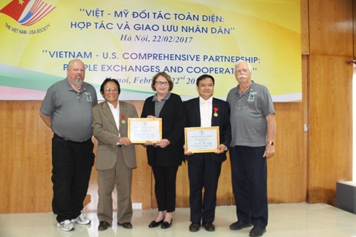 cuu binh viet my la nong cot gan ket quan he huu nghi hai nuoc