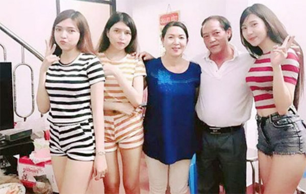 truy tim 3 chi em gai trong buc anh hot nhat mang xa hoi viet it ngay qua