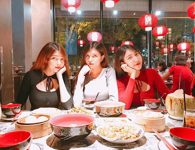 truy tim 3 chi em gai trong buc anh hot nhat mang xa hoi viet it ngay qua