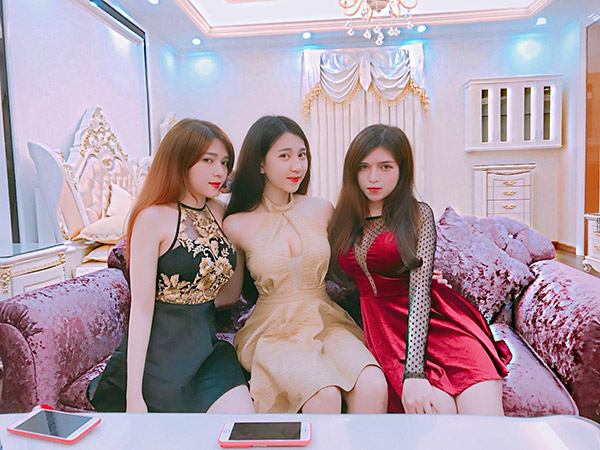 truy tim 3 chi em gai trong buc anh hot nhat mang xa hoi viet it ngay qua
