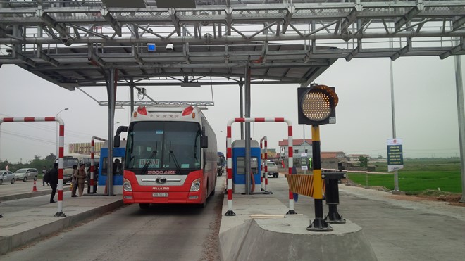 den 306 se ap dung thu phi khong dung tai cac tram tren ql1