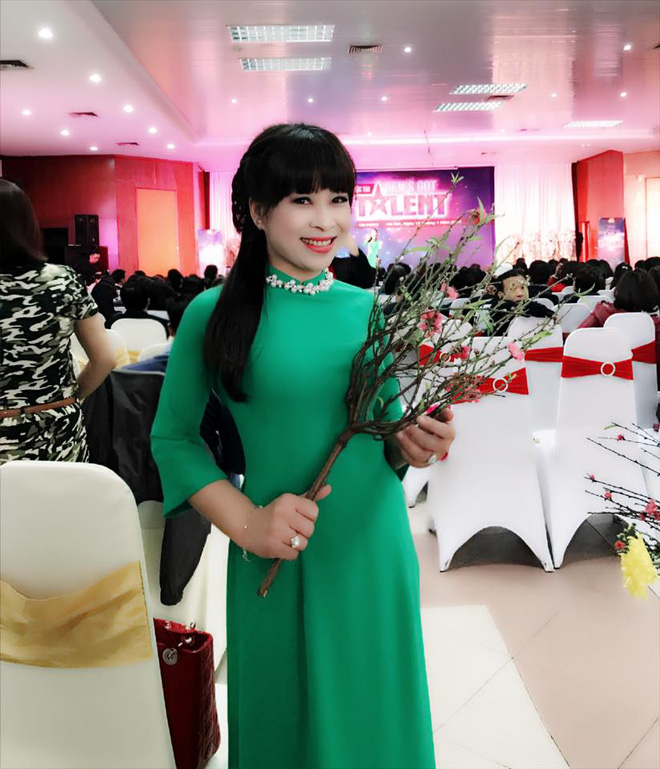 chan dung nguoi me u50 xinh dep gay sot mang xa hoi