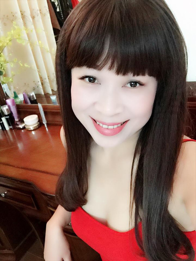 chan dung nguoi me u50 xinh dep gay sot mang xa hoi