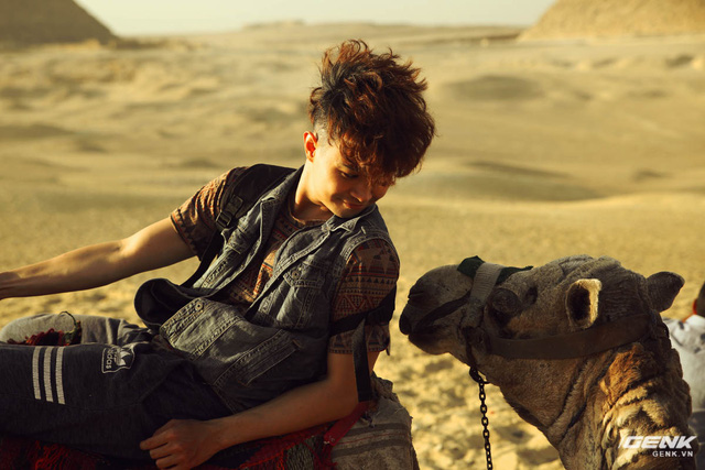 cau chuyen day cam hung cua ban tre lan dau tien mang ao dai viet nam den ai cap