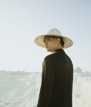 cau chuyen day cam hung cua ban tre lan dau tien mang ao dai viet nam den ai cap