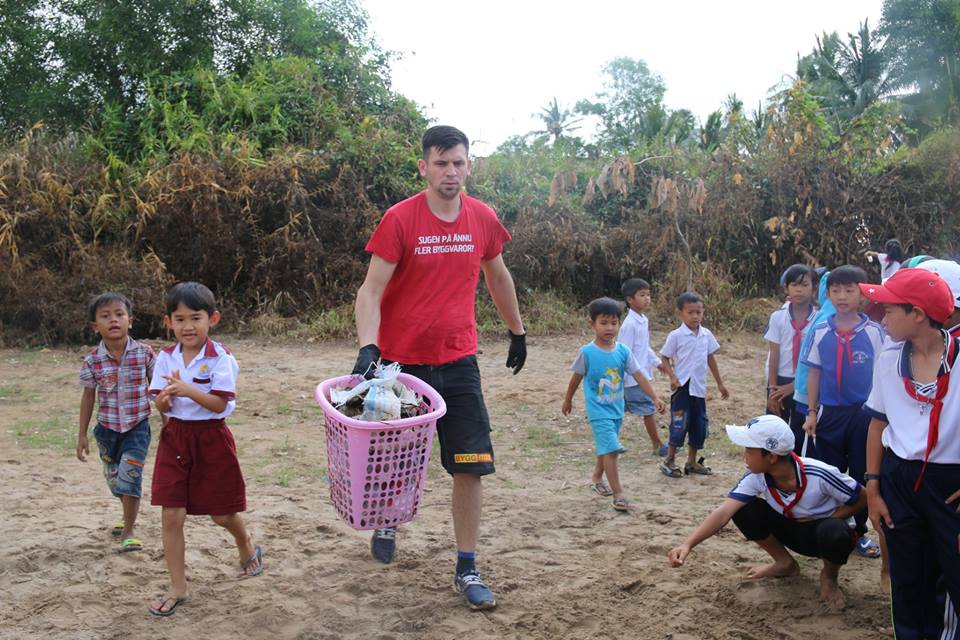 actionaid mo rong duong toi truong cho hoc sinh kien giang