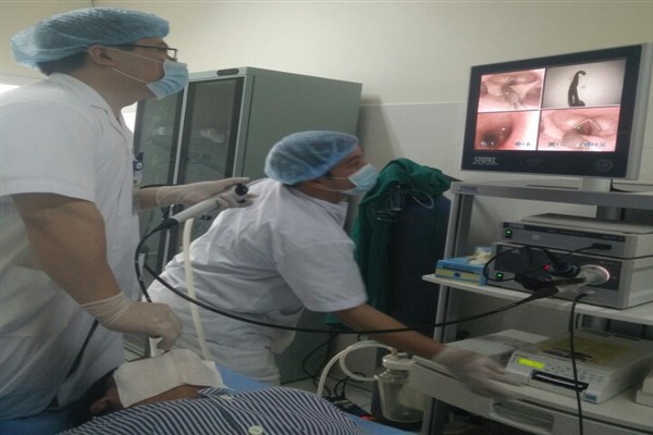 gap con vat dai gan 5cm ra khoi thanh quan nu benh nhan