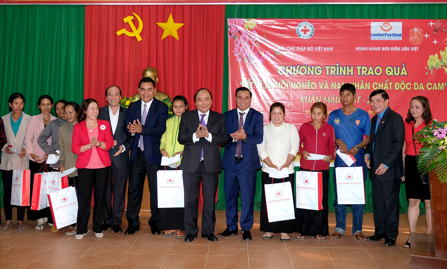 thu tuo ng trao qua chuc tet nguyen da n 2018 tinh dak lak