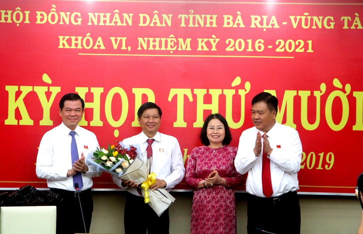 ong tran van tuan duoc bau lam pho chu tich ubnd tinh ba ria vung tau