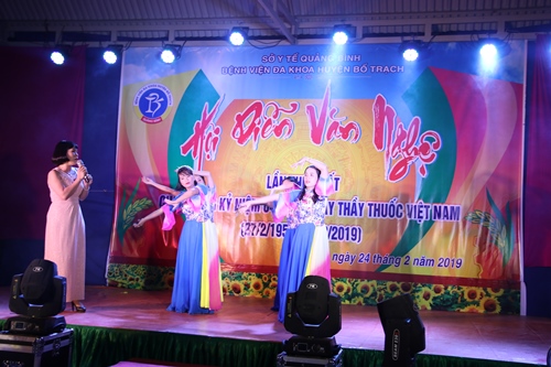 benh vien da khoa huyen bo trach to chuc hoi dien van nghe nhan ngay thay thuoc viet nam