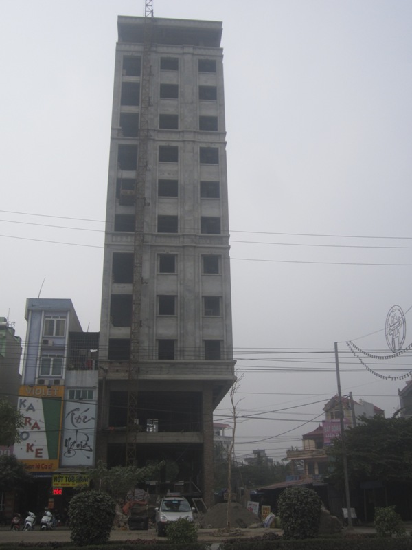 hoai duc ha noi nha 13 tang xay khong phep thach thuc phap luat