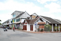 lao tan cong vu trang o luang prabang 1 nguoi trung quoc thiet mang