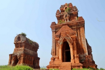 Tháp Bánh Ít – Kiệt tác nghệ thuật của người Chăm