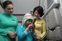 chuyen bay uoc mo cua co be mac bao benh