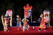 da nang hut khach du lich bang nghe thuat duong pho
