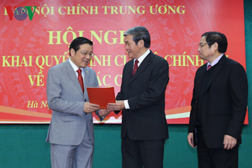 ban noi chinh trung uong gioi thieu 2 nguoi ung cu dbqh khoa xiv