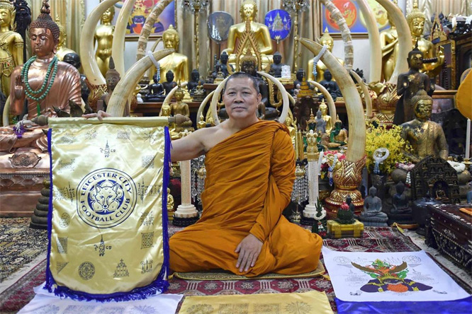 tiet lo dang sau thanh cong cua leicester la nho bua cua nha su