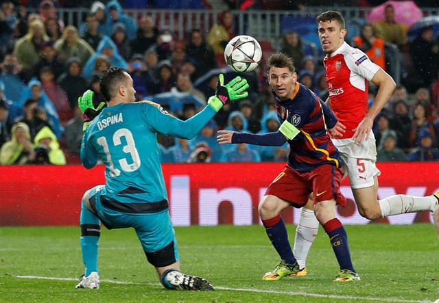 messi neymar suarez toa sang barca danh bai phao thu 3 1