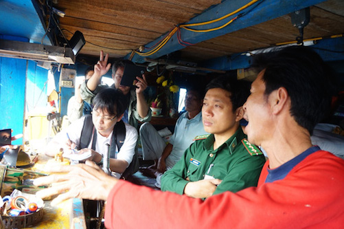 tau mang co trung quoc lai ban pha tau ca cua ngu dan quang nam