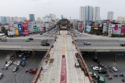 ngan sach khong du chi tieu chinh phu vay no khap noi