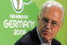 hoang de beckenbauer bi fifa dieu tra vi nghi an hoi lo