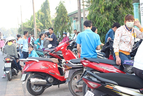 cong nhan cty asy viet nam tro lai lam viec