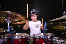 tay trong nhi hua hen tiep tuc dot chay san khau vietnams got talent