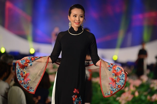 khai mac le hoi ao dai tp hcm nam 2017