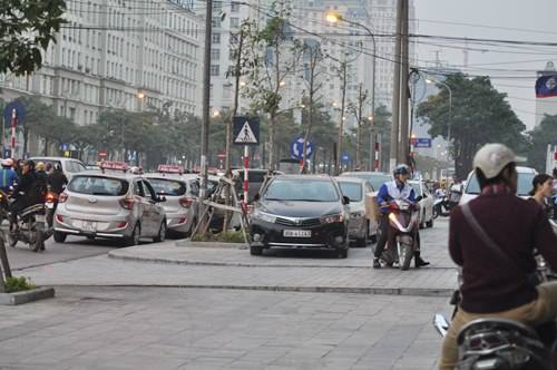 ba me han quoc cam bien xin nguoi dan khong di len via he tai ha noi