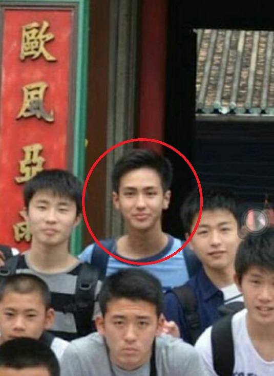 nam sinh 16 tuoi va khoanh khac trong lop gay bao mang xa hoi viet