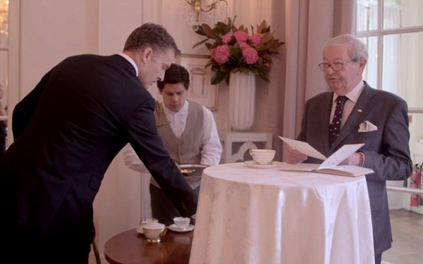 doi ngu nhan vien tiet lo nhung su that dang ngac nhien ve khach san sang chanh nhat the gioi tai london