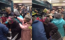 anh vi vai bo rau cu giam gia khach hang xong vao tranh cuop hon loan trong sieu thi